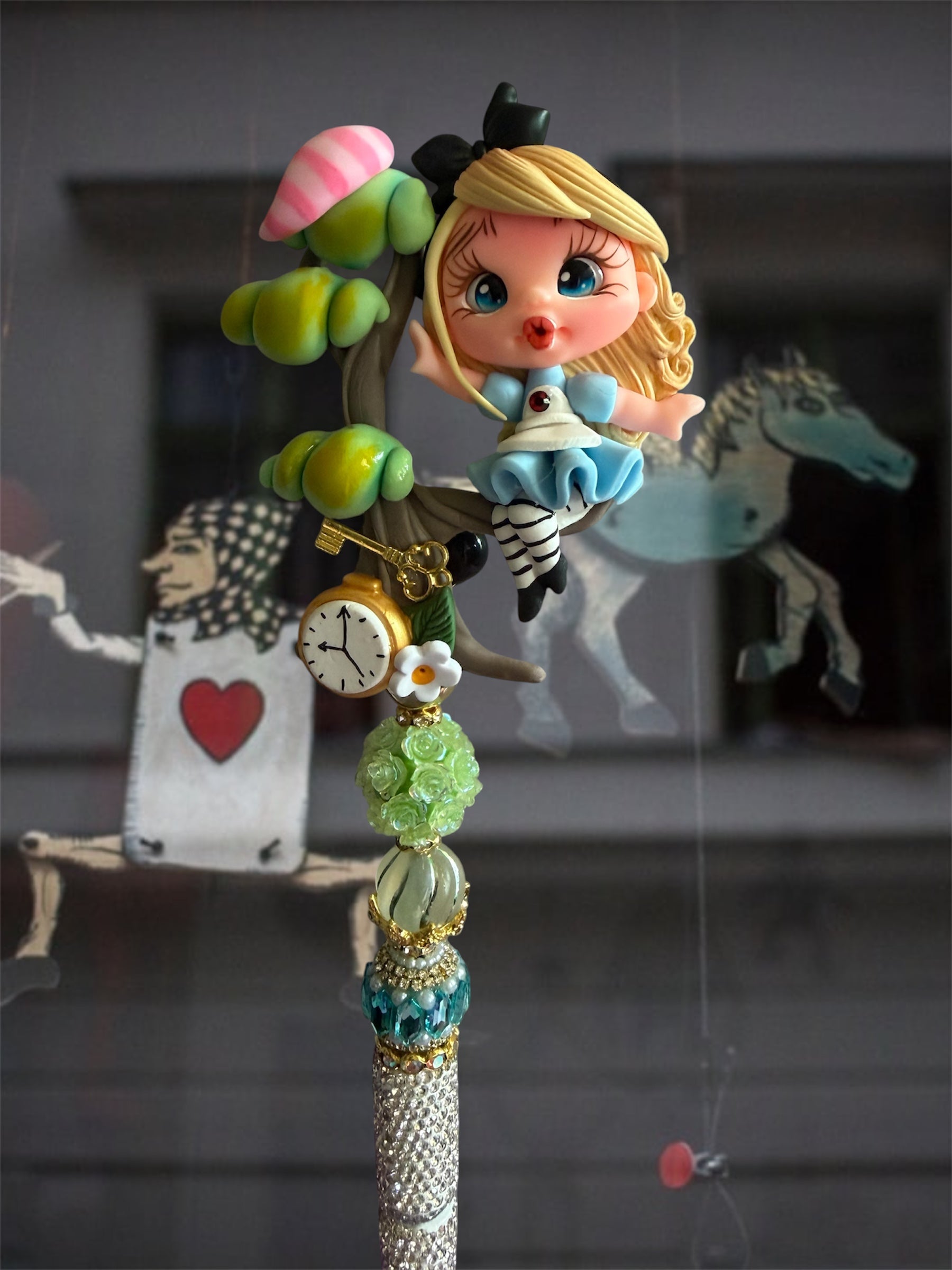 Alice n Wonderland on Tree Premium Clay Pen
